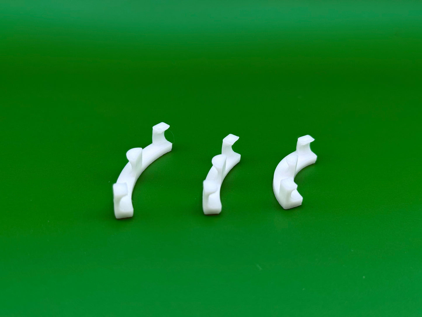 Small Plant Benders – 30pc Stem Training Clips, 3 Angles (90°, 60°, 45°)